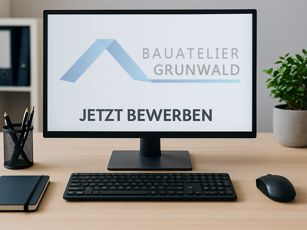 Stellenangebote im BAUATELIER Grunwald – Jetzt online bewerben Desktop mit Monitor zeigt Aufruf zur Bewerbung bei BAUATELIER Grunwald